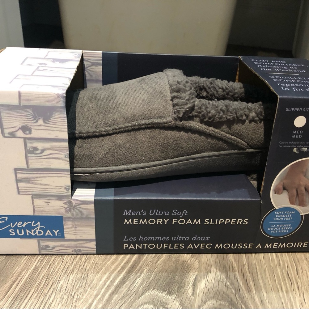 Men’s Ultra Soft Memory Foam Slippers - Gray New